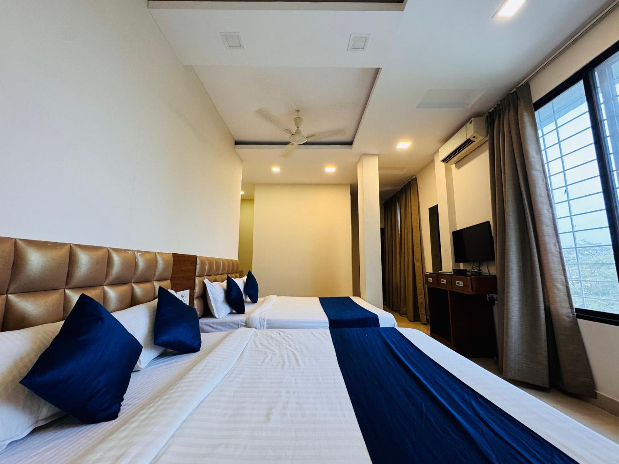 Hotel Suryodaya Ujjain Habitación foto